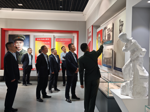 南京银行泰州分行党委开展深入践行“三个不相信”英雄宣言红色主题教育
